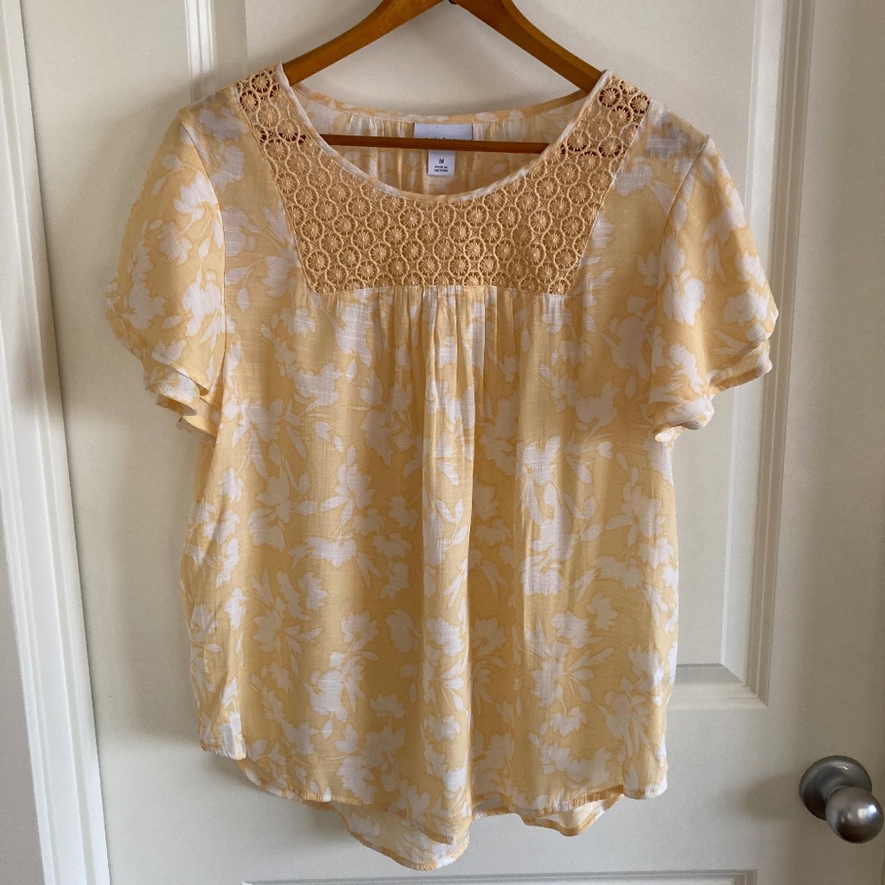Liz Claiborne Yellow Floral Lace Blouse With Lace Detail Sz M